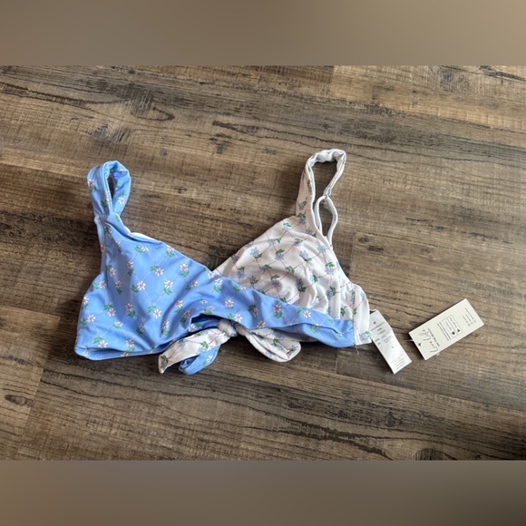 Cupshe Blue and White Floral Bikini - Picture 7 of 7